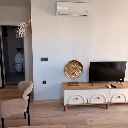 Okurcalar 126 M Havuzlu Bir Yatak Odali Apartment Alanya